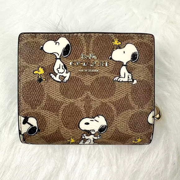 Coach X Peanuts Snap Wallet In Signature Canvas With Snoopy Print In Tan CBN32 - Picture 1 of 5